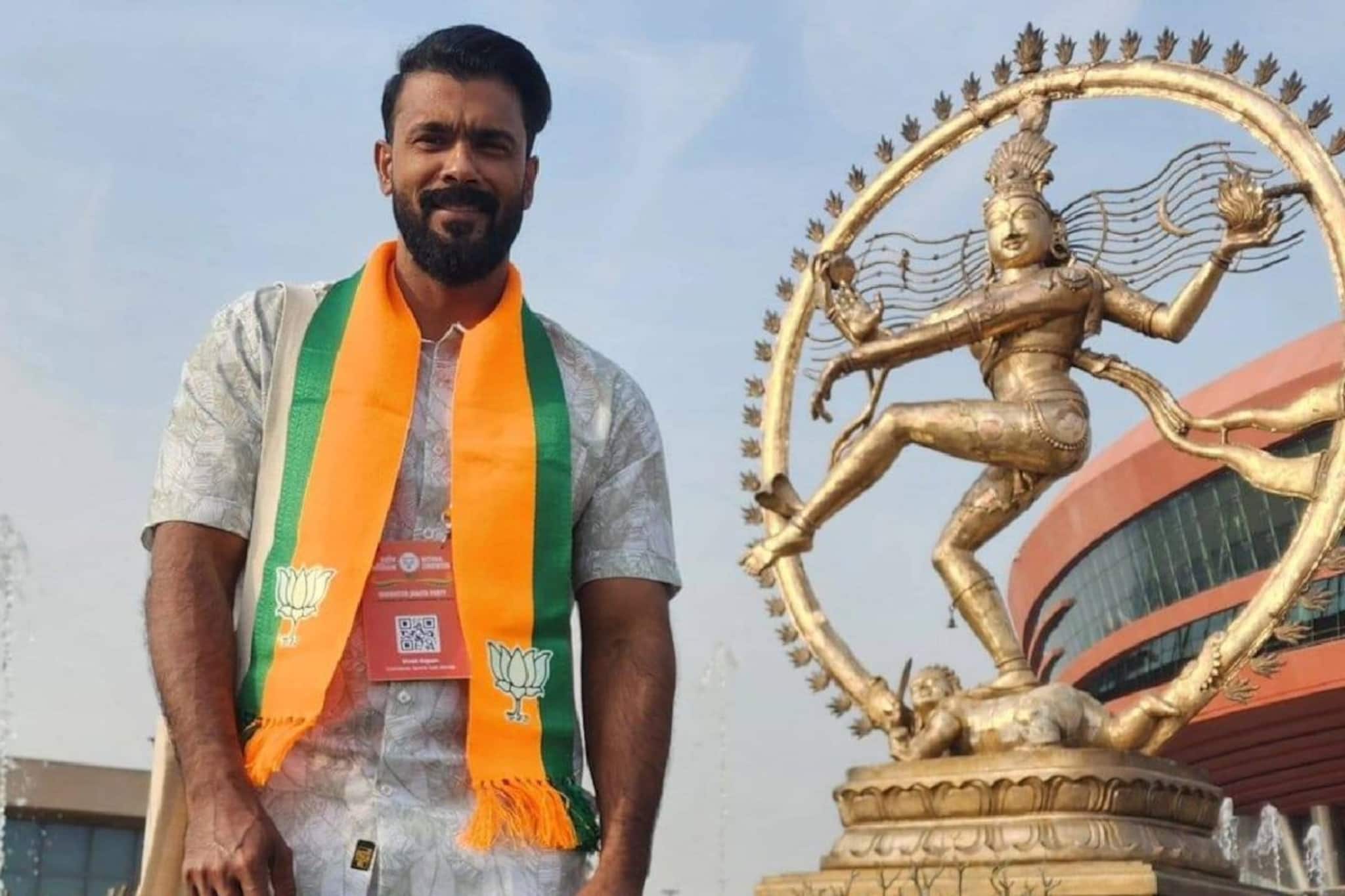 മത്സരത്തിൽ നിന്നും വിട്ടുനിൽക്കുന്നു എന്ന പോസ്റ്റിനു പിന്നാലെ വിവേക് ഗോപൻ ബിജെപി സ്ഥാനാർഥി മത്സരത്തിൽ നിന്നും വിട്ടുനിൽക്കുന്നു എന്ന പോസ്റ്റിനു പിന്നാലെ വിവേക് ഗോപൻ ബിജെപി സ്ഥാനാർഥി