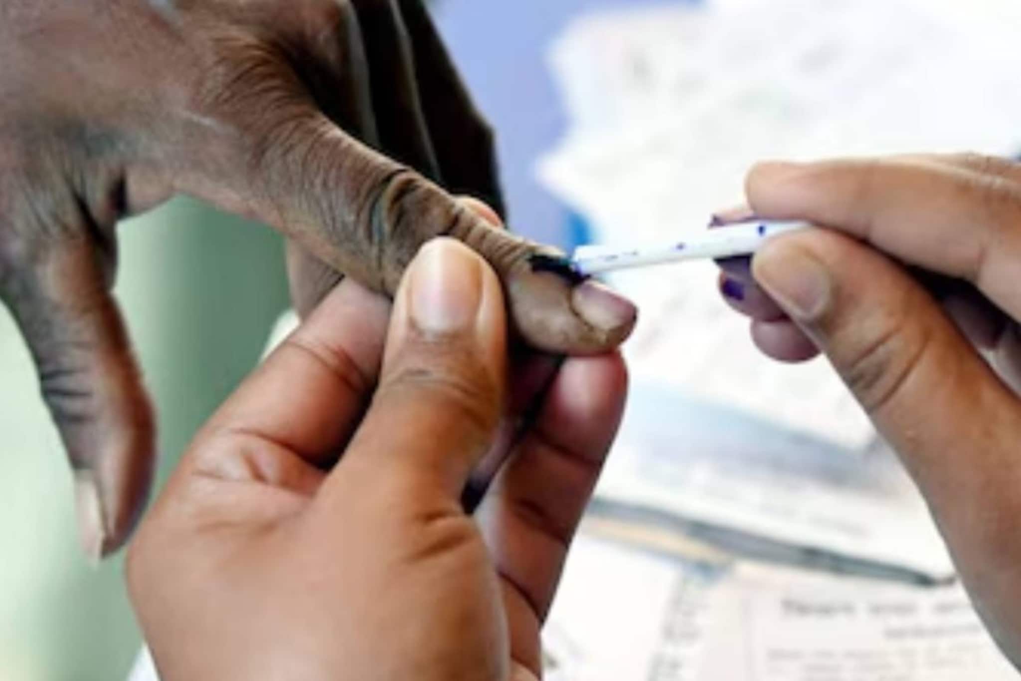 എങ്ങനെ വോട്ട് ചെയ്യാം? എങ്ങനെ പോസ്റ്റൽ വോട്ട്  ചെയ്യാം?