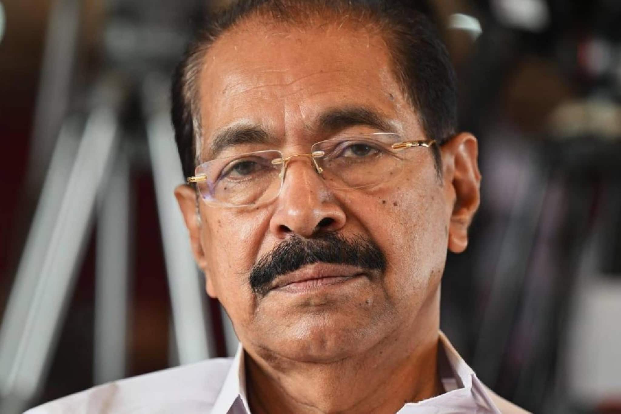 'വാട്ട് യൂ മീന്‍,ക്രമക്കേട് എന്താണെന്ന് ഒന്ന് പറഞ്ഞേ'; വയനാട് ഫണ്ട് ചോദ്യത്തോട് പൊട്ടിത്തെറിച്ച് കെപിസിസി പ്രസിഡന്