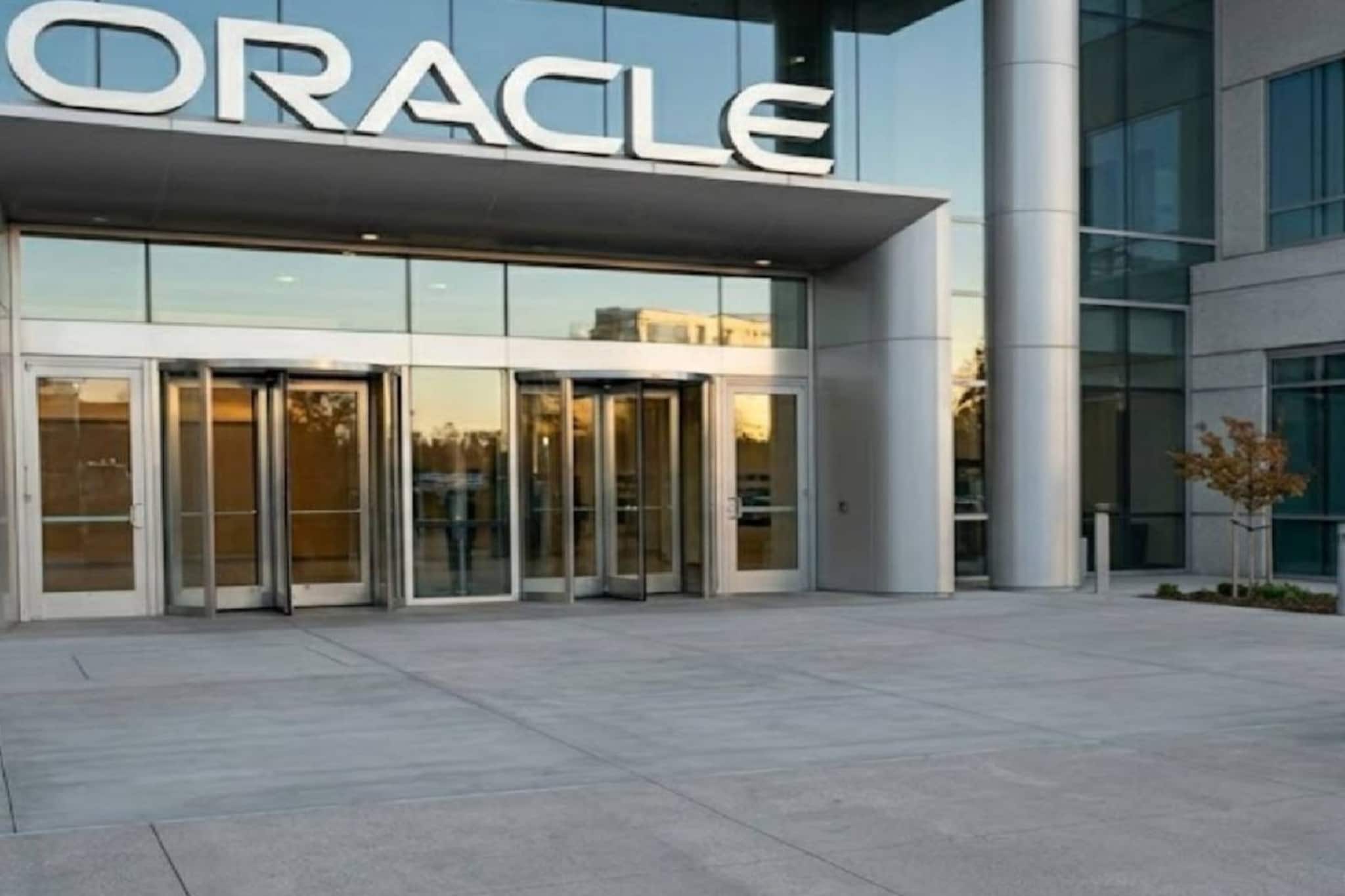 ഒറാക്കിളിൽ കൂട്ട പിരിച്ചുവിടൽ: ഇന്ത്യയിൽ ജോലി നഷ്ടമായത് 12,000 പേർക്ക് ഒറാക്കിളിൽ കൂട്ട പിരിച്ചുവിടൽ: ഇന്ത്യയിൽ ജോലി നഷ്ടമായത് 12,000 പേർക്ക്