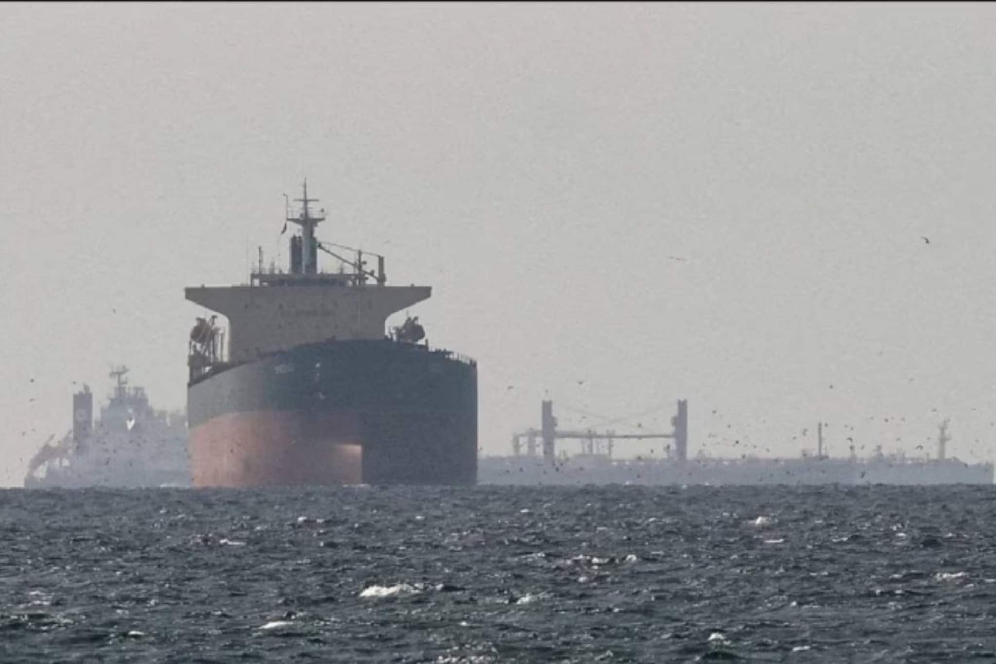 ഇറാൻ്റെ ഉപരോധത്തിനിടയിലും ഹോർമുസ് കടലിടുക്ക് കടന്ന് എട്ട് ഇന്ത്യൻ കപ്പലുകൾ