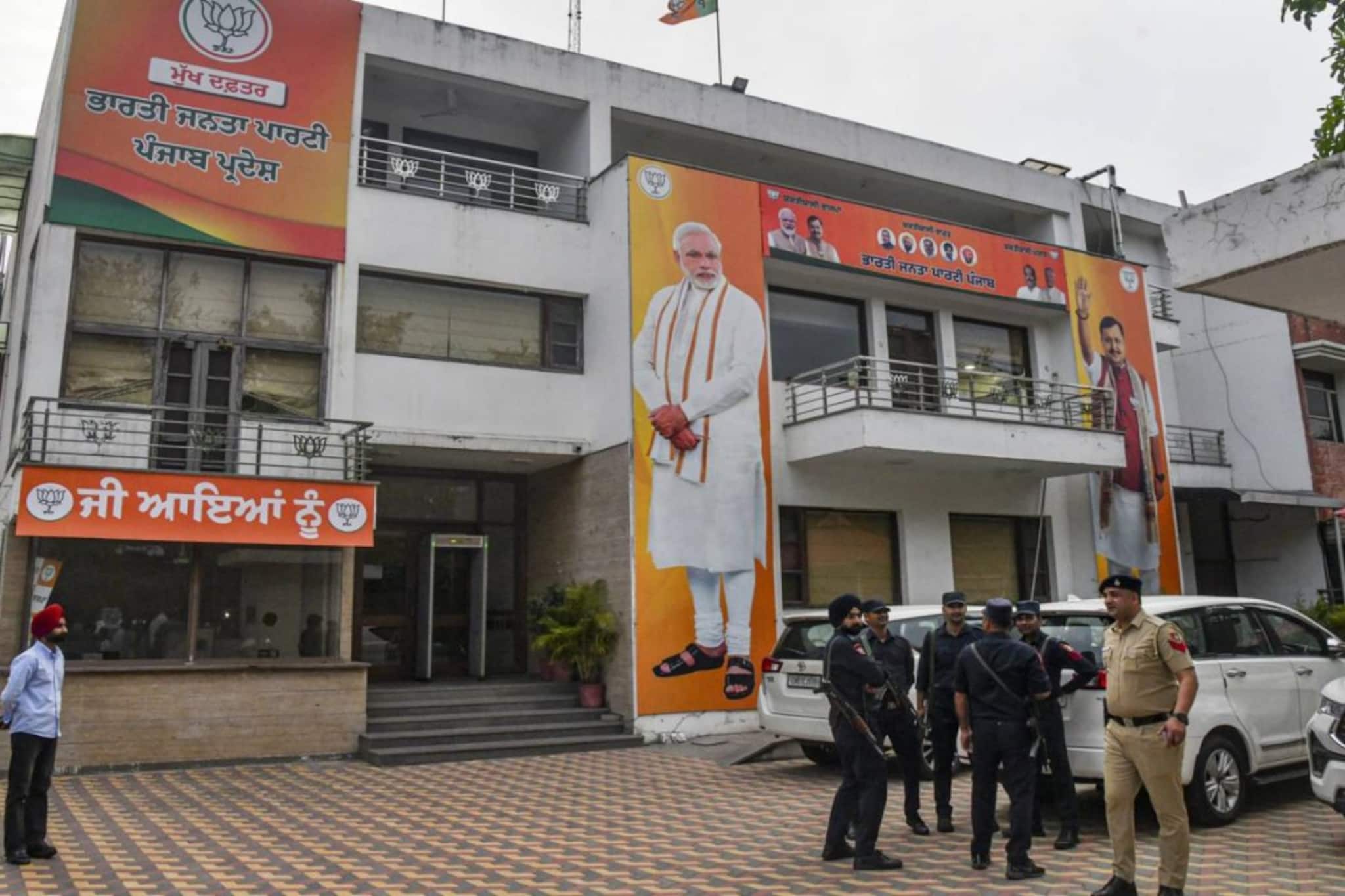 പഞ്ചാബിലെ ബിജെപി ഓഫീസിന് സമീപത്തുണ്ടായ ​ഗ്രനേഡ് ആക്രമണം; പാക്ബന്ധമുള്ള 5 പേർ അറസ്റ്റിൽ