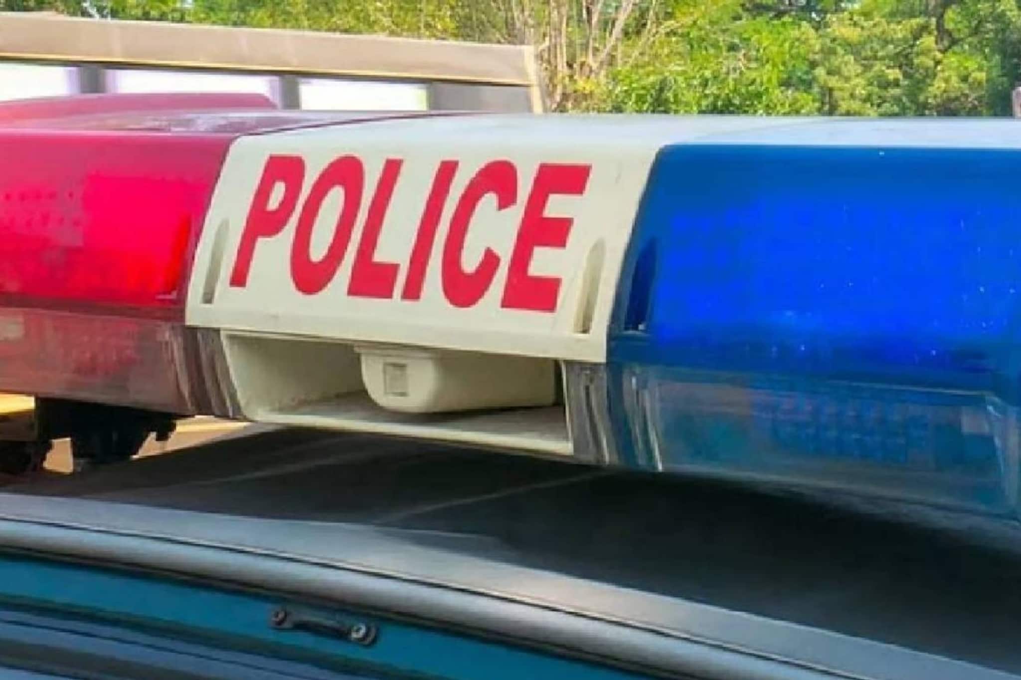 പാർക്കിങ്ങിനെച്ചൊല്ലി തർക്കം; പൊലീസ് ആസ്ഥാനത്തിനു മുന്നിൽ പൊലീസുകാർ തമ്മിലടിച്ചു 