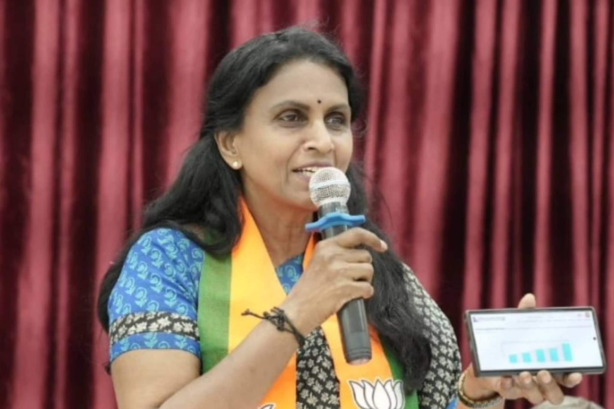 'കേരളത്തില്‍ ലൗ ജിഹാദിനെതിരെ സര്‍ക്കാര്‍ കണ്ണടച്ചു; പോലീസ് ഓഫീസറായിരിക്കെപോലും ദുരനുഭവമുണ്ടായി' ആര്‍ ശ്രീലേഖ