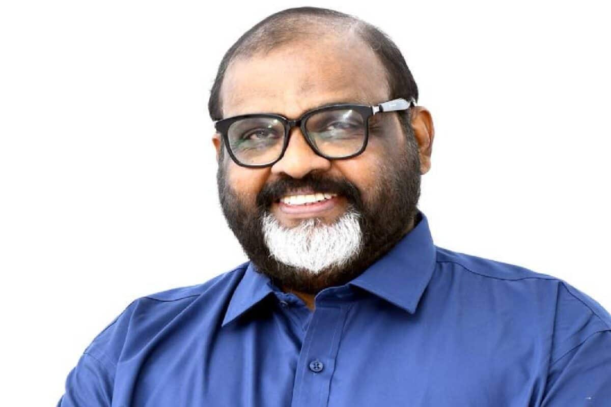 സി പി ജോൺ: എസ്.എഫ്.ഐ.യിലൂടെ തുടക്കം, സി.എം.പി.യുടെ അമരക്കാരൻ ഇനി മന്ത്രി