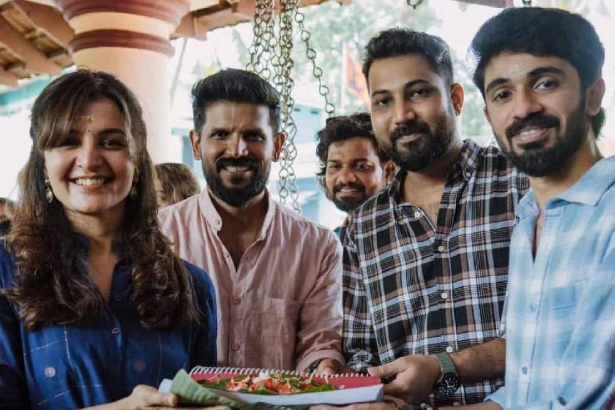 മഞ്ജു വാര്യരും മധു വാര്യരും വീണ്ടും; 'ഹാപ്പി ലൂപ്പ്' ചിത്രീകരണം ആരംഭിച്ചു