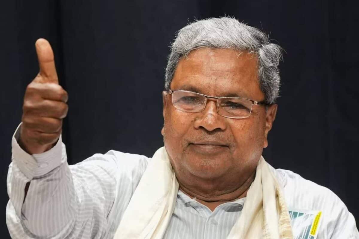 കർണാടകയിൽ മുഖ്യമന്ത്രി സിദ്ധരാമയ്യ രാജിവച്ചു; ഇനി ഡി കെ ശിവകുമാർ നയിക്കും