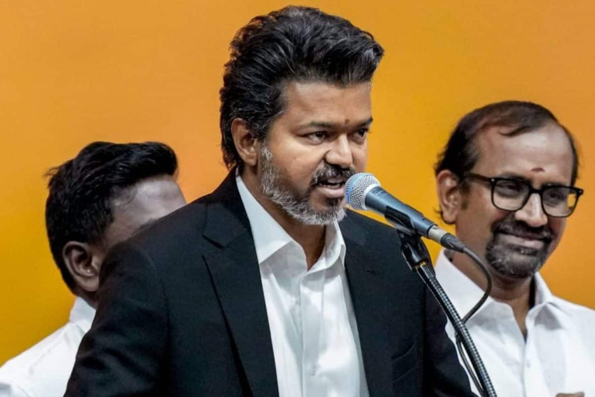 'ലയോളയിൽ പഠിച്ച വിജയ് എങ്ങനെ ദരിദ്രനാകും' തമിഴ്നാട് മുഖ്യമന്ത്രിയുടെ പ്രസംഗം തള്ളി സഹപാഠിയായ എഴുത്തുകാരൻ