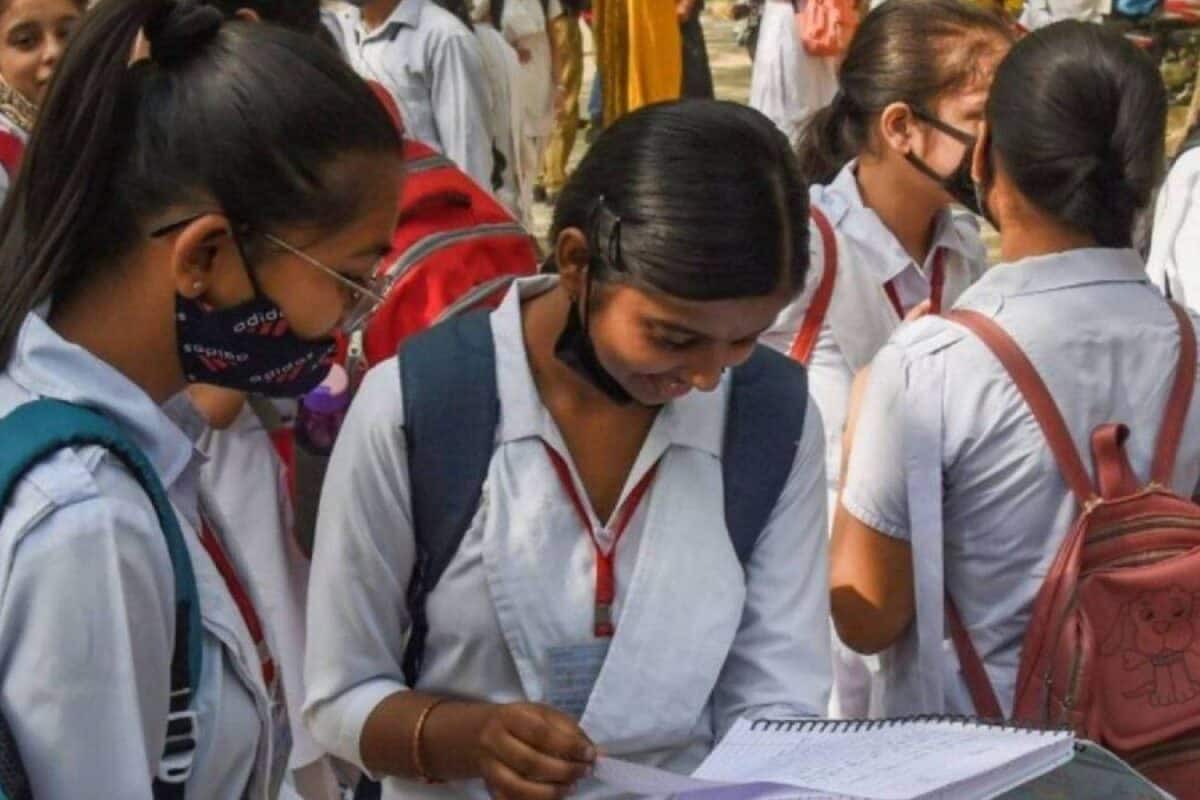 പ്ലസ് വൺ സീറ്റുകൾ 4,39,184 ആയി വർധിക്കും; 30 ശതമാനംവരെ ആനുപാതിക സീറ്റ് വർധന അനുവദിച്ച് ഉത്തരവിറങ്ങി