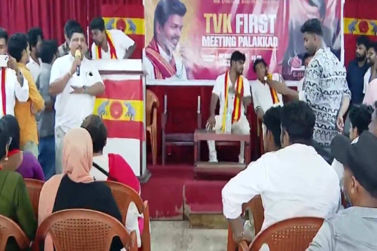 'കേരളത്തിലും മാറ്റം വേണം', പാലക്കാട് ടിവികെ പ്രവർത്തകരുടെ ആദ്യ യോഗം നടന്നു