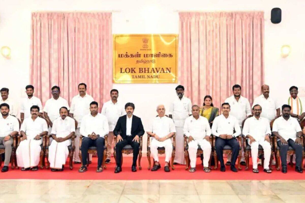 തമിഴ് നാട്ടിൽ ചരിത്രം കുറിച്ച് വിജയ്; മന്ത്രിസഭയിൽ 8 ദളിതർ, 7 ക്രൈസ്തവർ, 2 ബ്രാഹ്മണർ, നാല് സ്ത്രീകൾ, ഘടകകക്ഷി പ്രാതിനിധ്യം
