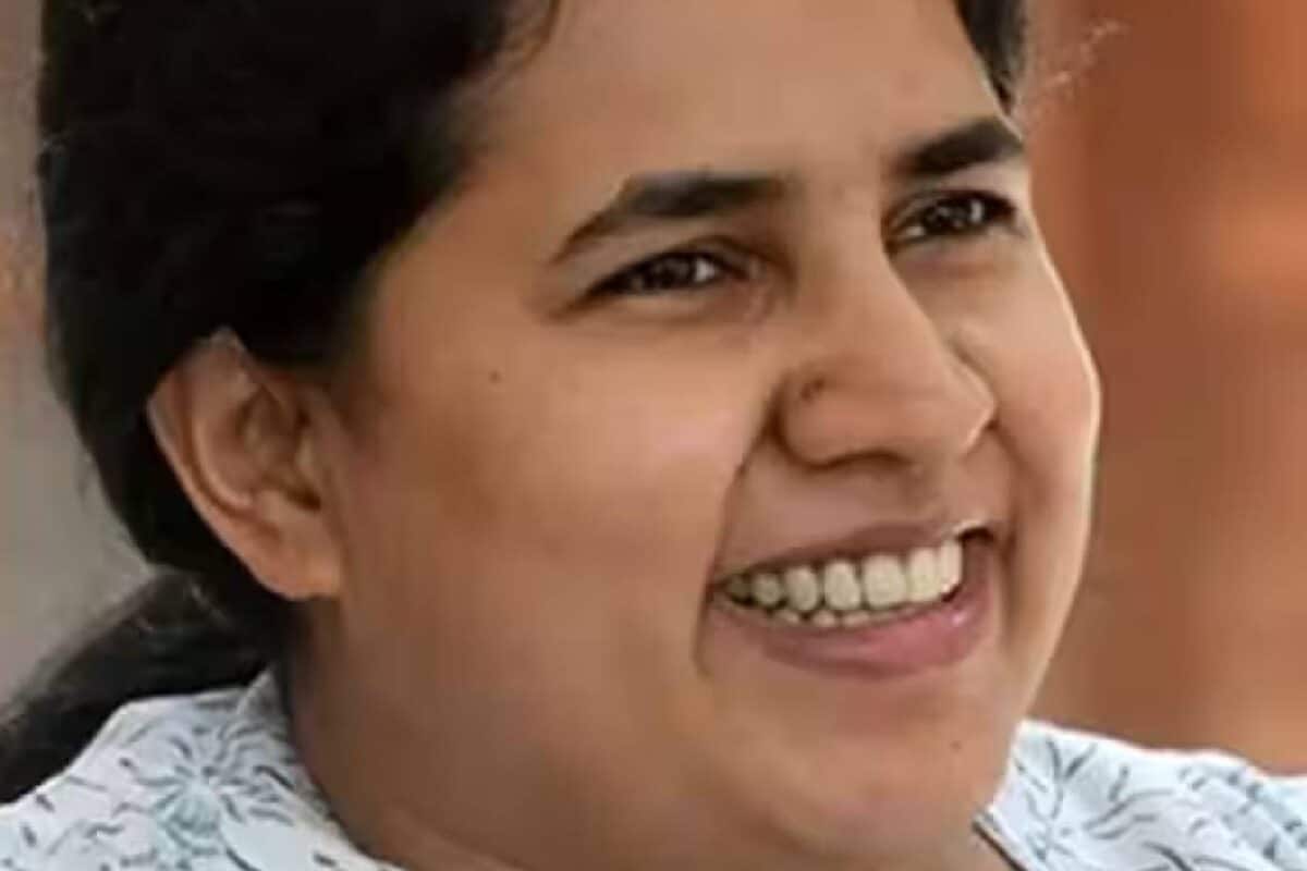 റെയ്ഡിന് പിന്നാലെ വീണയുടെ ബാങ്ക് അക്കൗണ്ട് ഇ ഡി മരവിപ്പിച്ചു