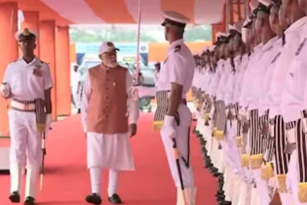 സമുദ്രസുരക്ഷയ്ക്ക് കരുത്തേകാൻ തദ്ദേശീയമായി നിർമിച്ച 3 യുദ്ധകപ്പലുകൾ കമ്മീഷൻ ചെയ്ത് പ്രധാനമന്ത്രി നരേന്ദ്രമോദി
