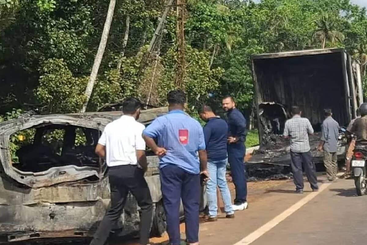 ഓടിക്കൊണ്ടിരുന്ന കണ്ടെയ്നർ ലോറിക്ക് തീപിടിച്ചു; 1.38 കോടിയുടെ ബെൻസ് കാർ കത്തിനശിച്ചു