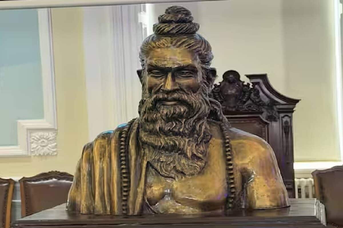 ഭാരതീയ വൈദ്യശാസ്ത്ര പാരമ്പര്യത്തിന് ആദരം; സുശ്രുത മഹർഷിയുടെ പ്രതിമ എഡിൻബറോ സർവകലാശാലയിൽ