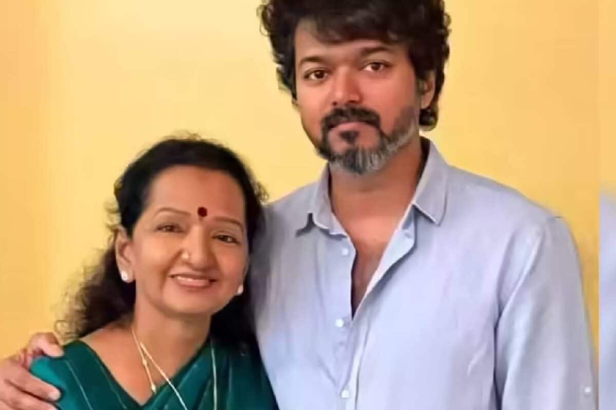 മുഖ്യമന്ത്രിയായ ശേഷം വിജയ് പിതാവിനോട് ചോദിച്ച ആ ഒരു ചോദ്യം; അമ്മ ശോഭയുടെ വെളിപ്പെടുത്തൽ