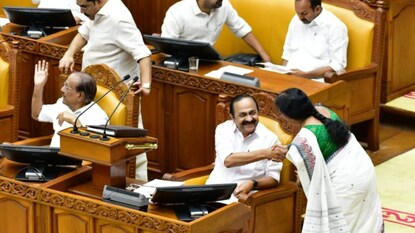 മുഖ്യമന്ത്രി നിയമസഭയില് മുഖ്യമന്ത്രി നിയമസഭയില്