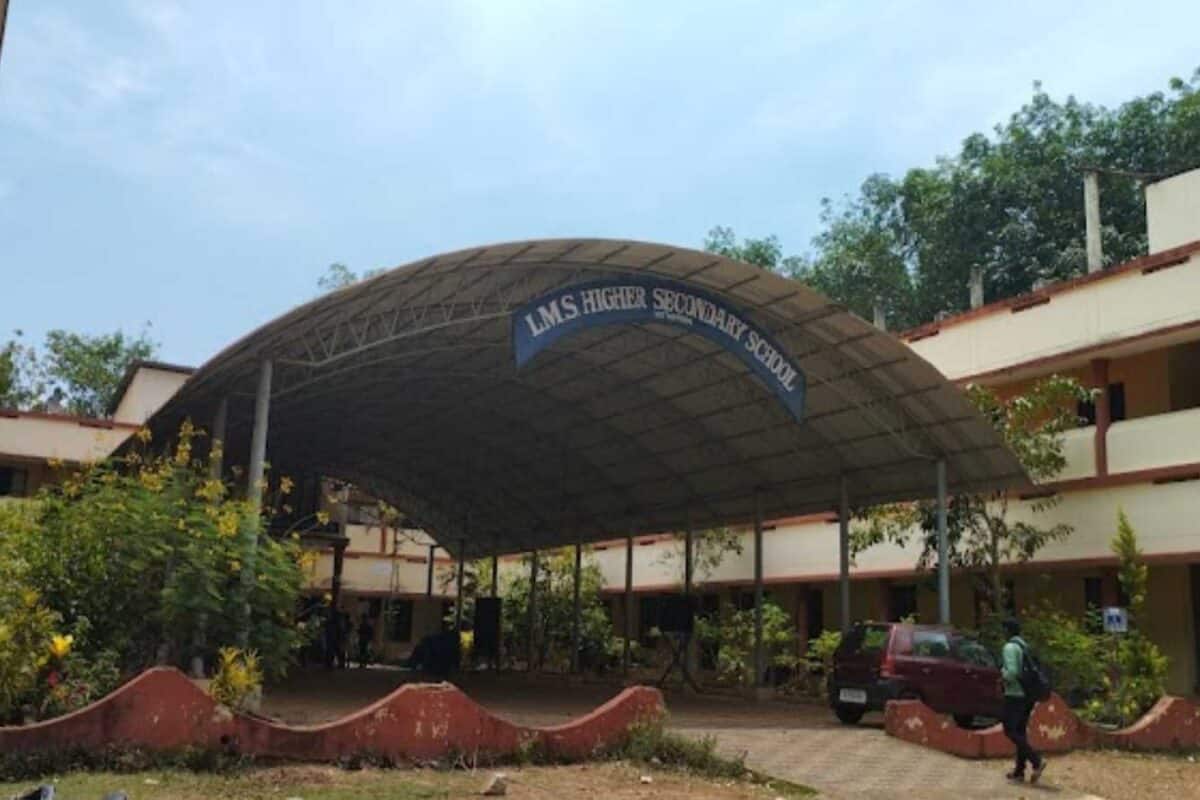 ടാൽകം പൗഡർ ഉപയോഗിച്ചതിന് പിന്നാലെ ശ്വാസതടസവും ചൊറിച്ചിലും; 16 വിദ്യാർത്ഥികൾ ചികിത്സതേടി