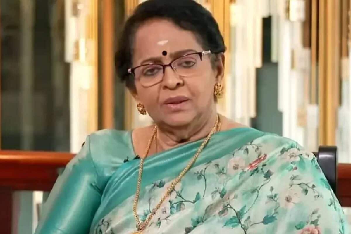 മല്ലികാ സുകുമാരൻ 'അമ്മ'യിൽ നിന്ന് രാജിവെച്ചു