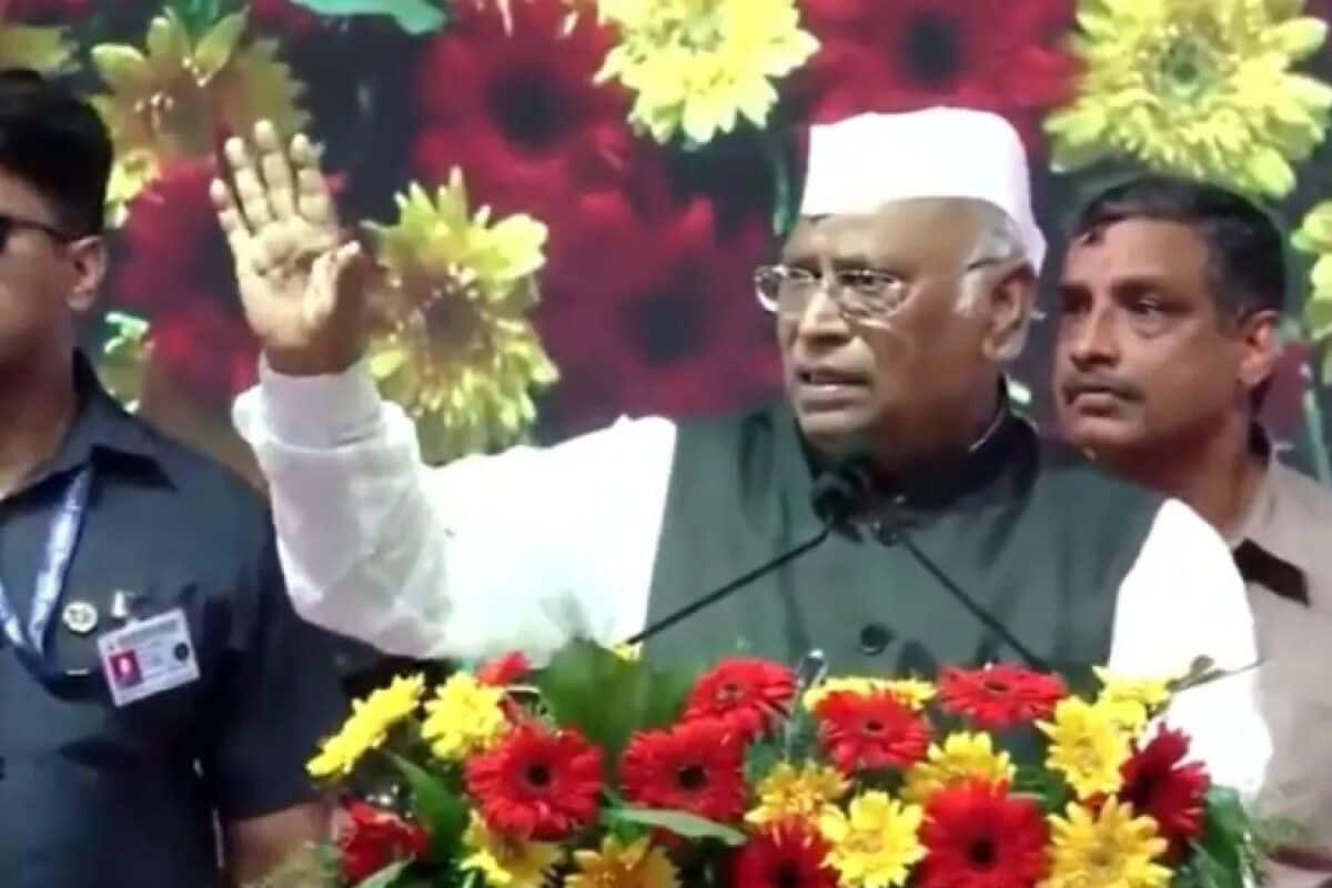കോൺഗ്രസ് പ്രവർത്തകർ 'ഒന്നിനും കൊള്ളാത്തവർ' എന്ന് പാർട്ടി അധ്യക്ഷൻ; സദസ്സിൽ നിന്ന് ഡി കെ മുദ്രാവാക്യം കൂടിയതിന് പിന്നാലെ