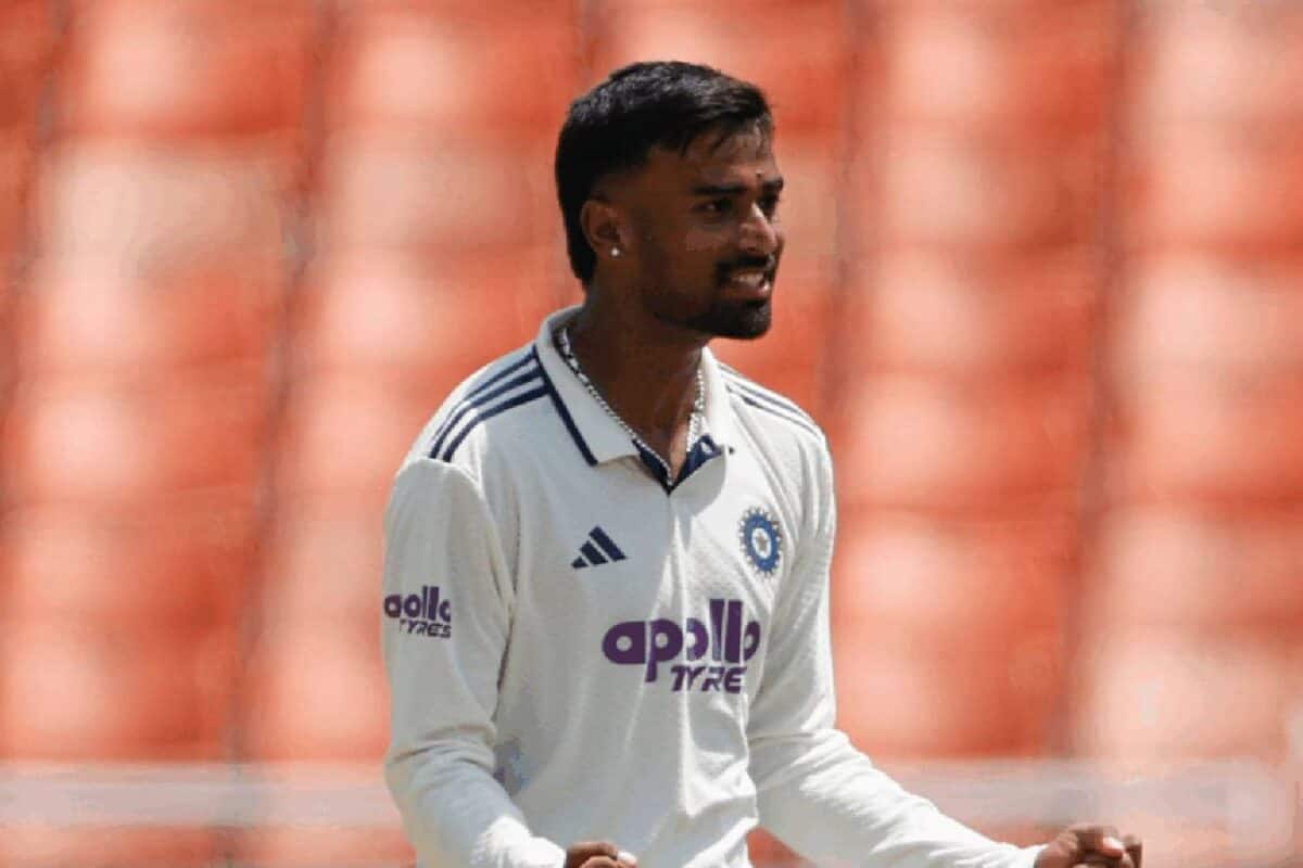 അരങ്ങേറ്റത്തിൽ ചരിത്രമെഴുതി മാനവ് സുതാർ; ടെസ്റ്റ് അരങ്ങേറ്റത്തിൽ 5 വിക്കറ്റ് നേട്ടം സ്വന്തമാക്കിയ 10 താരങ്ങൾ