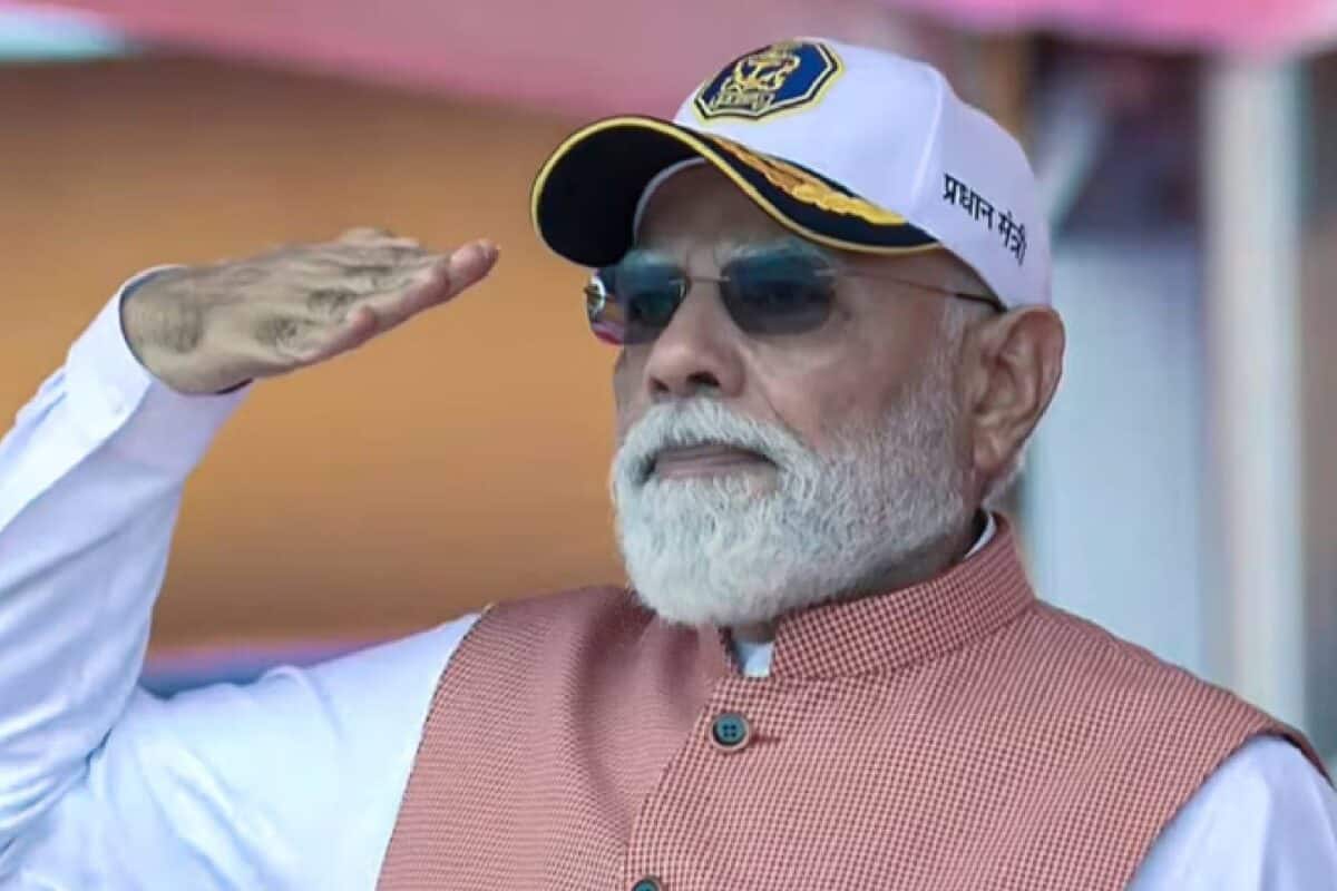 നീറ്റ് പരീക്ഷാർഥികൾക്ക് ബുദ്ധിമുട്ടുണ്ടാകരുത് ; ഡൽഹി വിമാനത്താവളത്തിൽ 45 മിനിറ്റ് കാത്തുനിന്ന് പ്രധാനമന്ത്രി മോദി