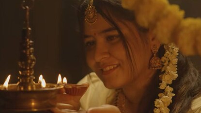 നീലി നീലി
