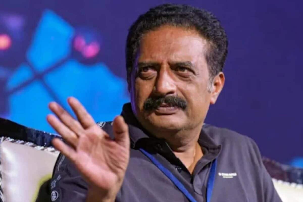 മൂന്ന് സംസ്ഥാനങ്ങളിലായി 4 വോട്ടർ ഐഡി; നടൻ പ്രകാശ് രാജിനെതിരെ ജാമ്യമില്ലാ വാറന്റ്