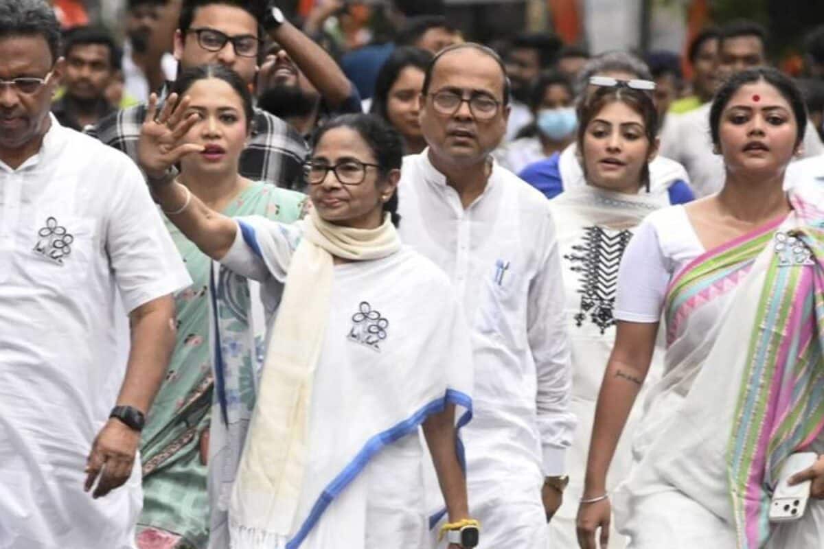 പാർട്ടി പ്രതിസന്ധിക്കിടെ തൃണമൂലിൽ അഴിച്ചുപണി; സായോണി ഘോഷിനെ പുറത്താക്കി