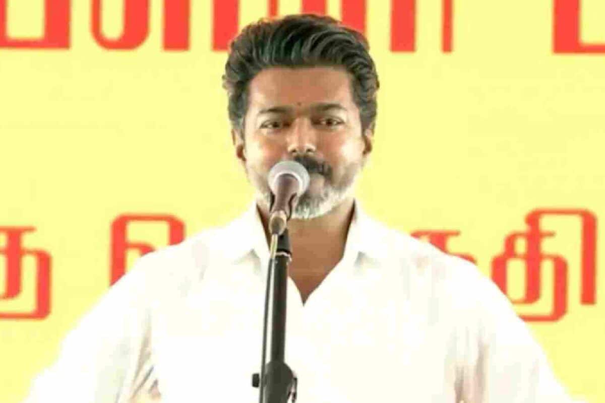 'ഞാൻ നിങ്ങൾക്കായി ജോലി ചെയ്യാൻ വന്ന സേവകൻ; 6 മാസം മിണ്ടില്ലെന്ന് പറഞ്ഞവർക്ക് 6 ദിവസം പോലും കാത്തിരിക്കാനായില്ല' വിജയ്