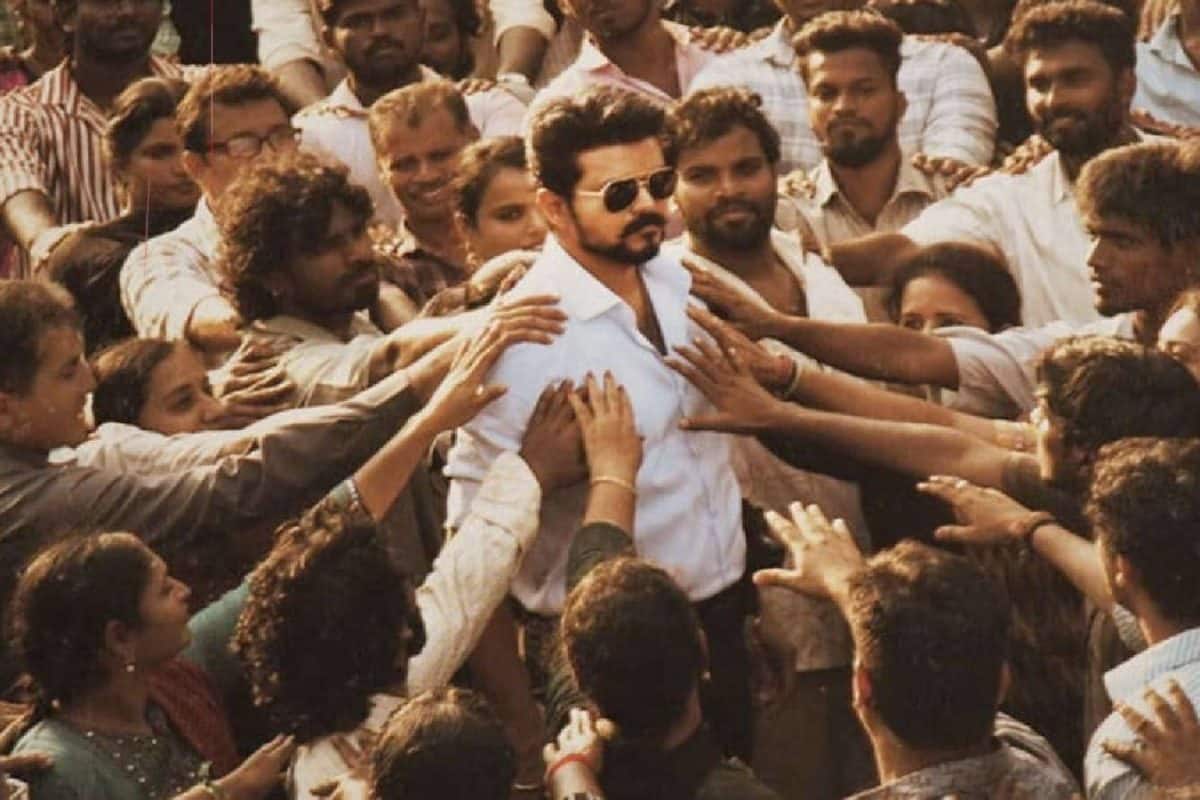 ഇത്തവണ ആരാധകർ മാത്രമല്ല, അവധിയെടുത്ത് ആഘോഷമാക്കാൻ മന്ത്രിമാരും: തമിഴ്നാട്ടിൽ 'ജനനായകൻ' മാനിയ