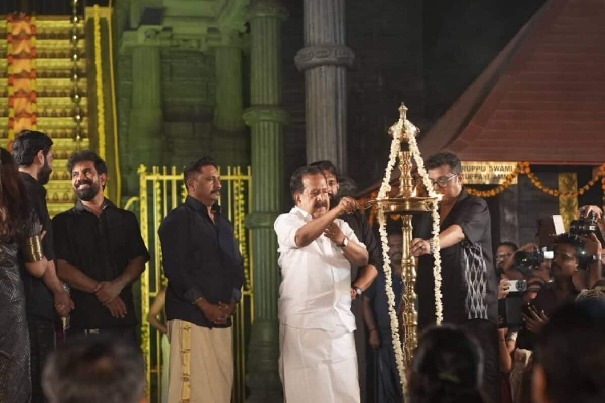 സിനിമയിലെല്ലാവരും 'തൂഫാൻ വാരിയേഴ്സ്'; പുതുചരിത്രവുമായി 'ഹരിവരാസനം' ആരംഭിച്ചു