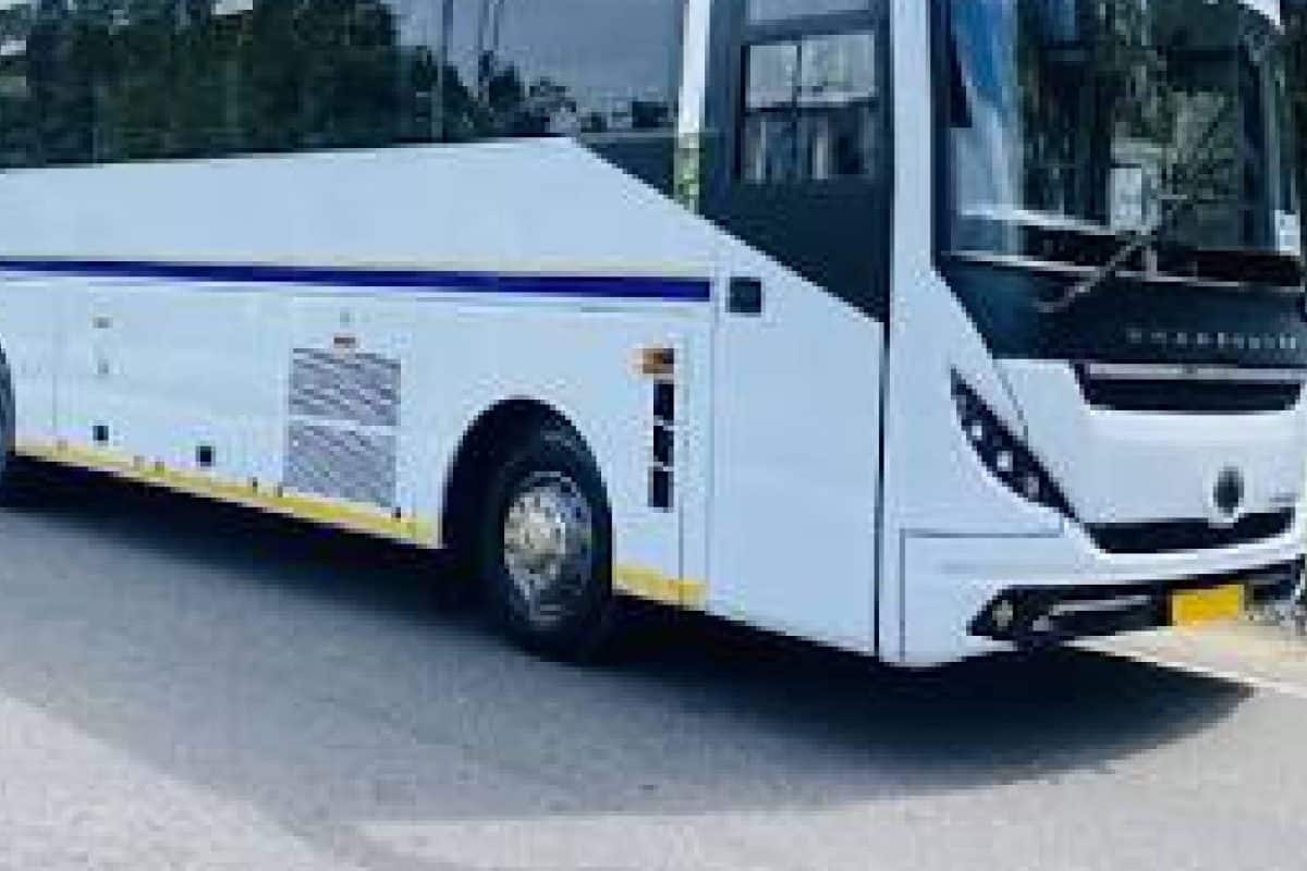 പെറ്റി കേസിൽ പിഴ അടക്കാതെ മുങ്ങിയ ബസ്സിനെ പൊക്കിയത് റബ്ബർ തോട്ടത്തിൽ നിന്ന്