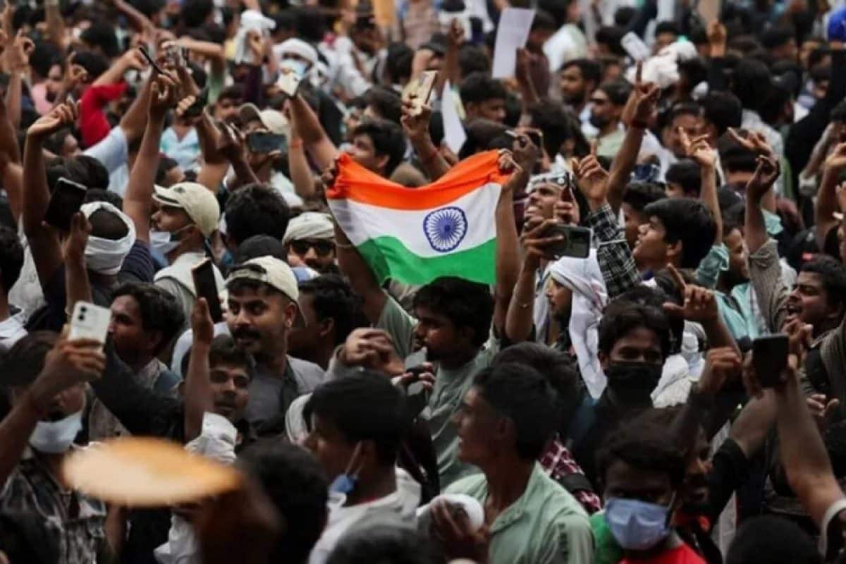 നീറ്റ്: നിർണായക നിയമനിർമ്മാണത്തിന് കേന്ദ്രം;പബ്ലിക് എക്സാമിനേഷൻസ് ഭേദഗതി ബിൽ ജൂലൈ 27ന് ലോക്സഭയിൽ