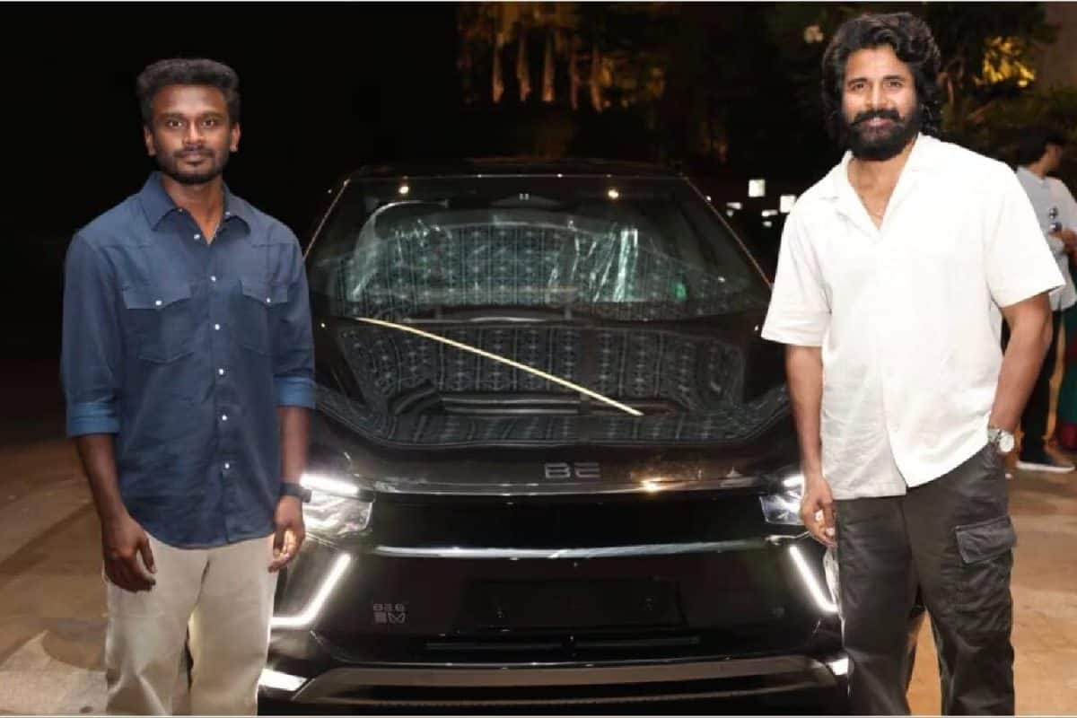 തായ് കിഴവിയുടെ 100 ദിവസങ്ങൾ; സംവിധായകൻ ശിവകുമാർ മുരുകേശന് മഹിന്ദ്ര BE 6 കാർ സമ്മാനിച്ച് ശിവകാർത്തികേയൻ