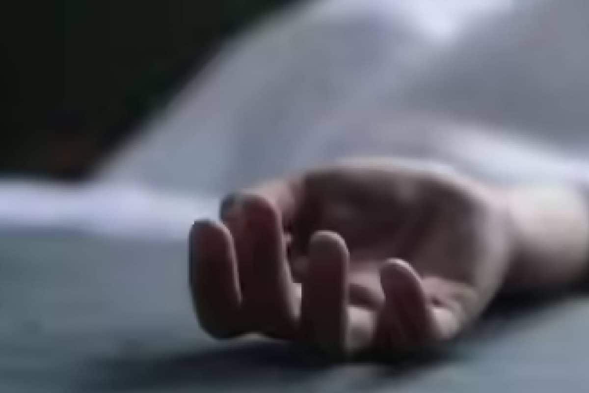 ഗർഭിണിയായ ഭാര്യയ്ക്ക് കൂട്ടിരിക്കാൻ വന്ന യുവാവ് മെഡിക്കൽ കോളേജിന് സമീപം ജീപ്പിൽ മരിച്ച നിലയിൽ