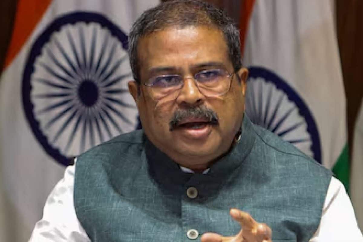'വിദ്യാർത്ഥികൾ രാഷ്ട്രീയ ഉപകരണങ്ങളല്ല'; നീറ്റ് പ്രതിഷേധത്തിൽ കേന്ദ്രമന്ത്രി ധർമേന്ദ്ര പ്രധാന്റെ ആദ്യ പ്രതികരണം