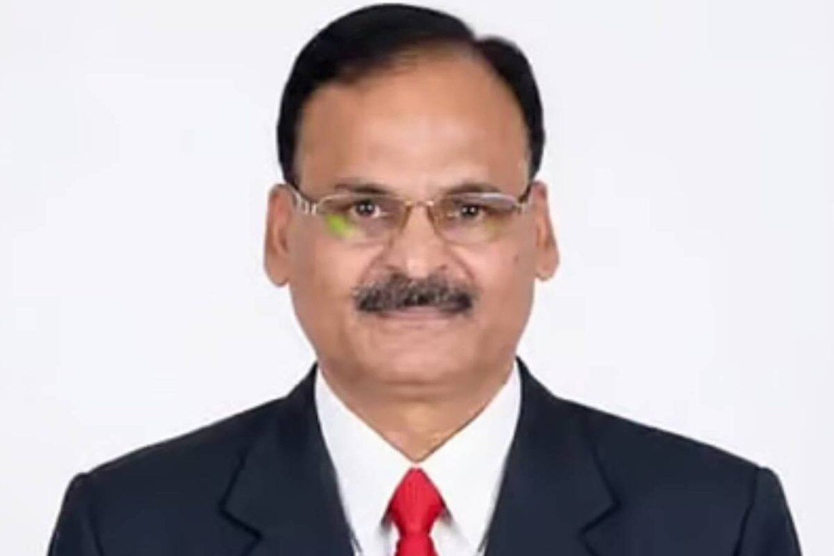 പെൺമക്കളുടെ അനധികൃത നിയമനം; കർണാടക പിഎസ്സി ചെയർമാനെ സസ്പെൻഡ് ചെയ്തു