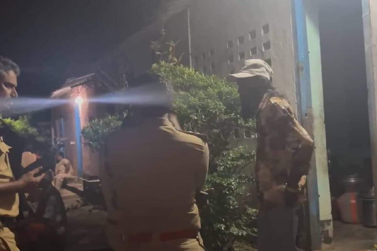കൊല്ലം കുളത്തൂപ്പുഴയിൽ മകൻ അമ്മയുടെ മൃതദേഹത്തിൽ അഞ്ച് ദിവസത്തോളം പൂജ നടത്തി
