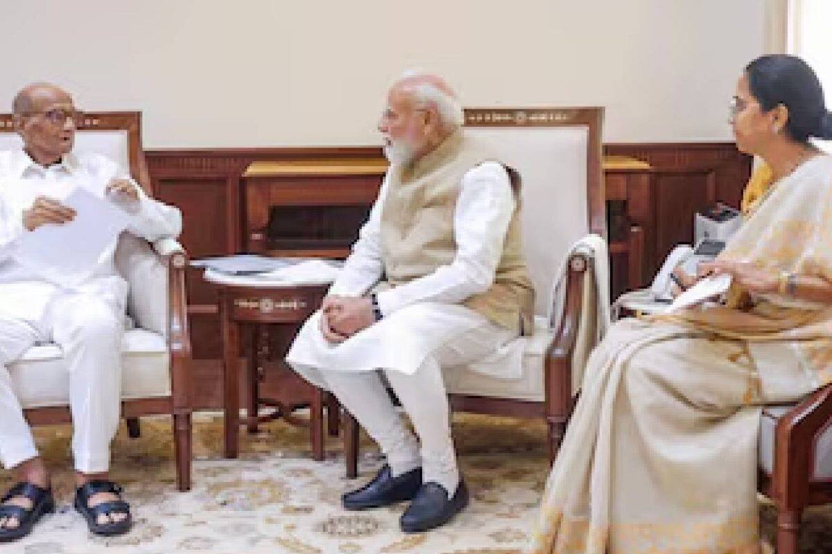 എൻസിപി-എൻഡിഎ പ്രവേശ വാർത്തകൾക്കിടയിൽ പ്രധാനമന്ത്രി മോദിയുമായി ശരദ് പവാറും സുപ്രിയ സുലെയും കൂടിക്കാഴ്ച നടത്തി