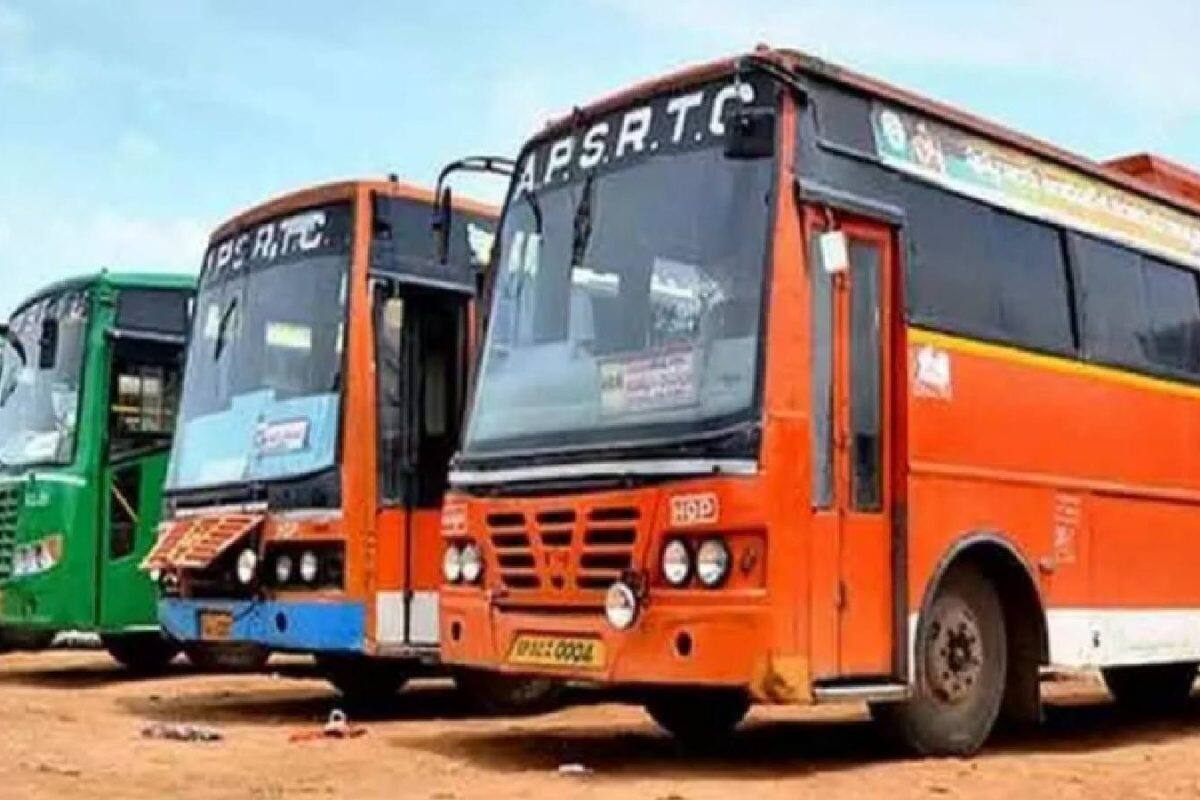 മദ്യലഹരിയിൽ വീട്ടിൽ പോകാൻ സർക്കാർ ബസ് തട്ടിക്കൊണ്ടുപോയി