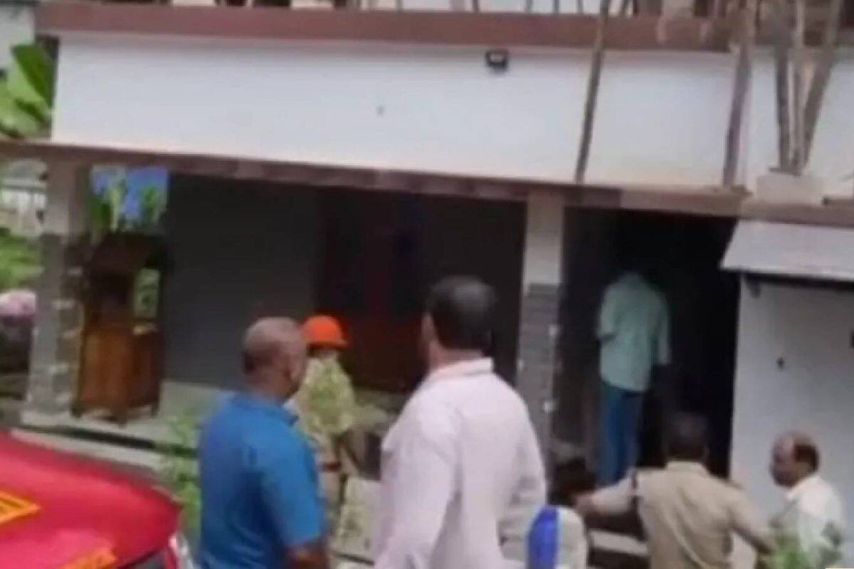 കൊല്ലത്ത് വീടിന് തീപിടിച്ച് അമ്മയും മകനും മരിച്ചു; ദുരൂഹതയെന്ന് പോലീസ്