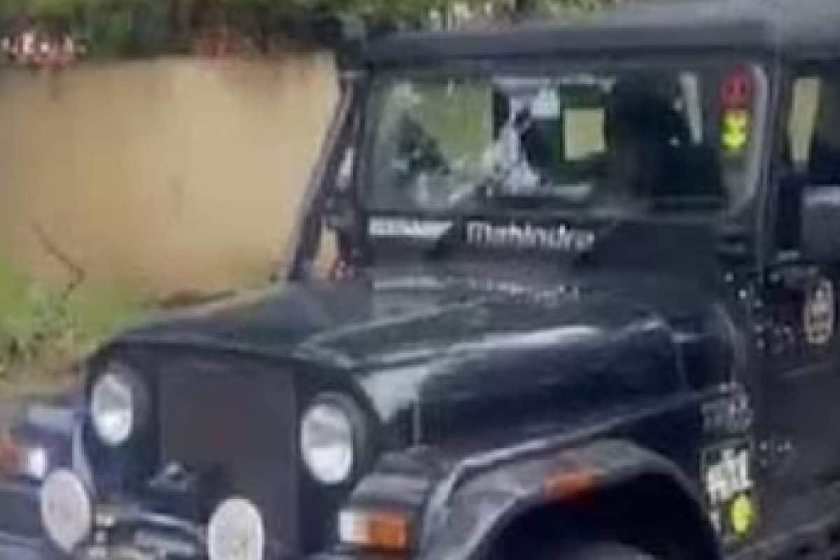 പ്രളയ ദുരിതാശ്വാസത്തിനെത്തിയ ഓഫ്റോഡ് വാഹനത്തിന് പിഴ ചുമത്തിയ ഉദ്യോഗസ്ഥരുടെ സസ്പെൻഷൻ പിൻവലിച്ചു