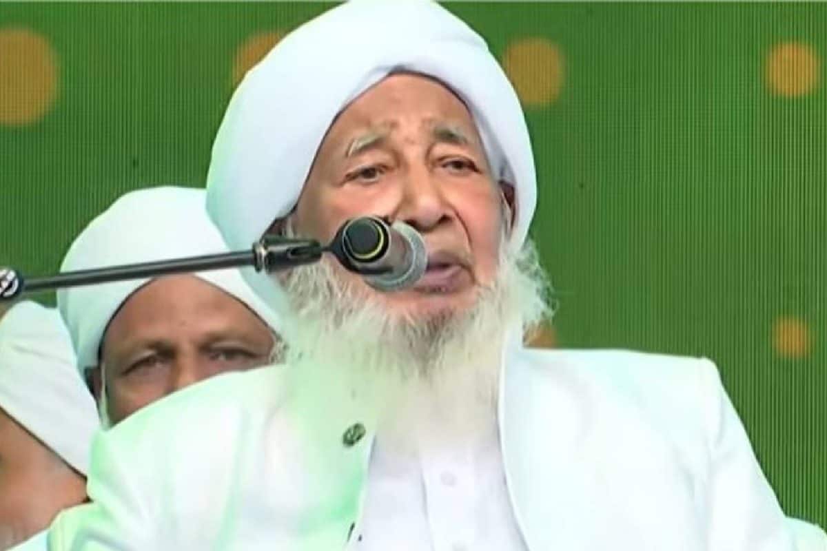 'സ്ത്രീകൾ വീട്ടിൽ അടങ്ങിയിരിക്കണം, പൊതുവേദിയിൽ ഇറങ്ങിയാൽ നാശമുണ്ടാകും'; വീണ്ടും കാന്തപുരം