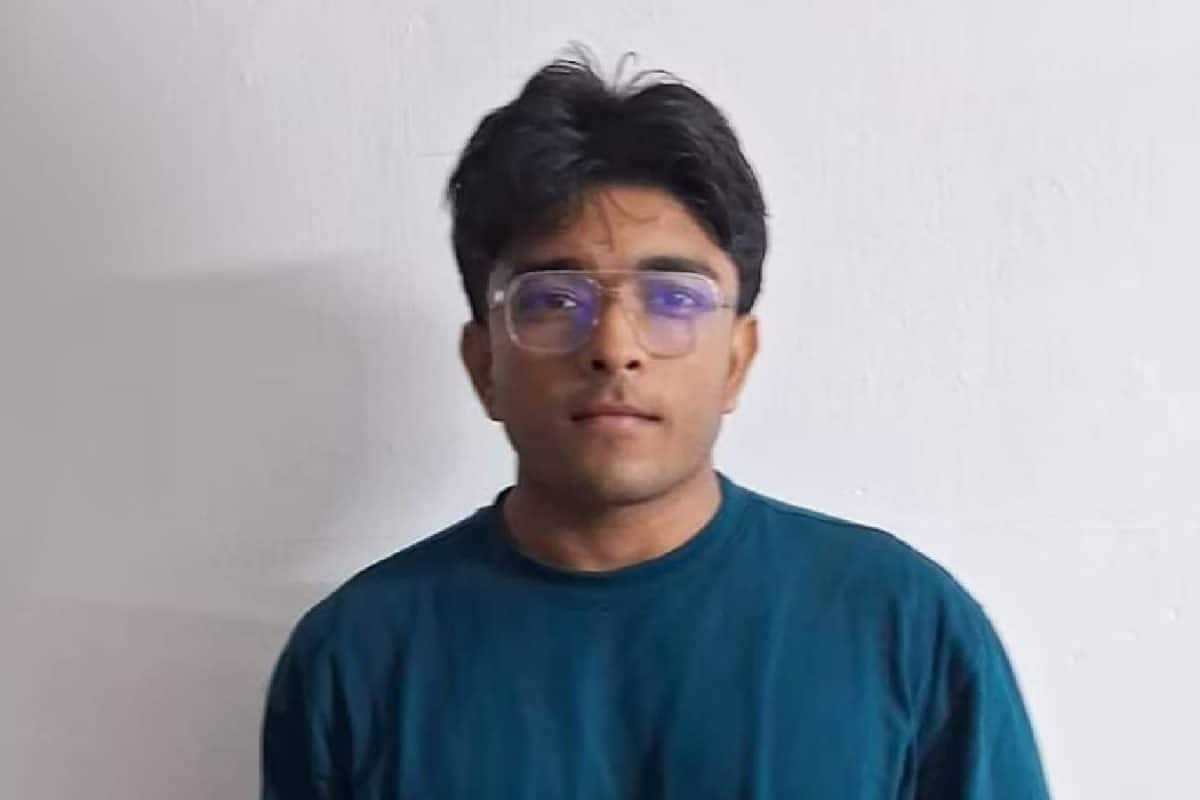 അർജുൻ ആയങ്കിയെ ഇൻസ്റ്റഗ്രാം പോസ്റ്റിട്ട് സഹായിച്ച ഇളയ സഹോദരൻ പിടിയിൽ