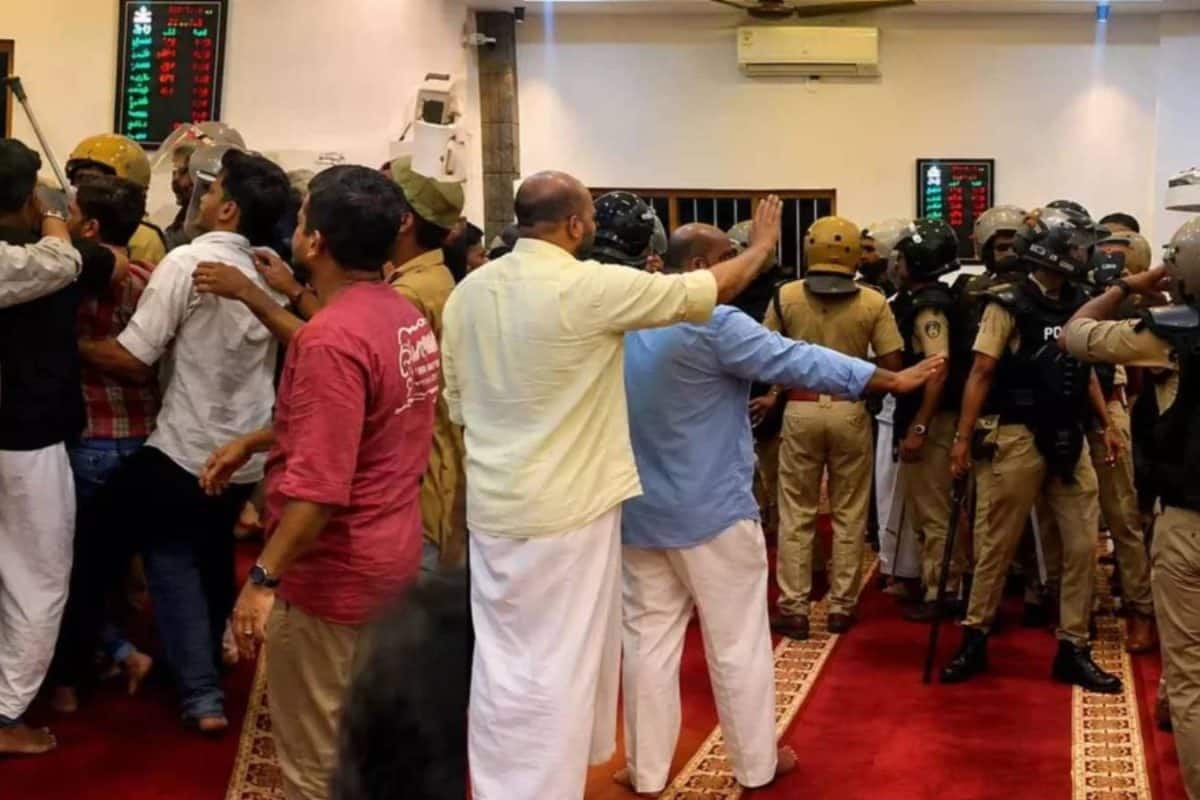 കോഴിക്കോട് പള്ളി തർക്കം; ചോമ്പാല സ്റ്റേഷനിലെ SHO ഷമീൽ ഉൾപ്പെടെ 5 പൊലീസുകാർക്ക് സ്ഥലംമാറ്റം