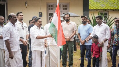 പീരുമേട് എം.എൽ.എ. സിറിയക് തോമസ് ദേശീയപതാക ഉയർത്തി