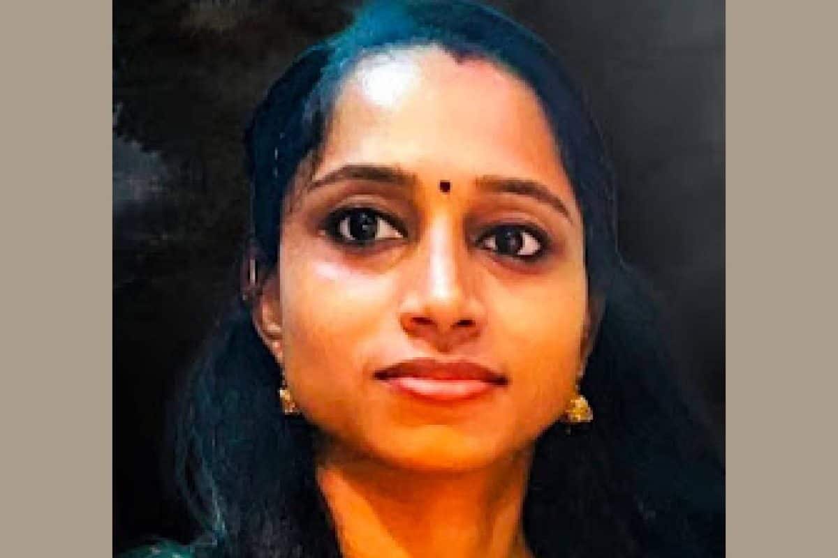 സ്കൂട്ടറിനെ മറികടക്കാൻ ബസിന്റെ ശ്രമം; സ്കൂട്ടർ യാത്രികയ്ക്ക് ദാരുണാന്ത്യം