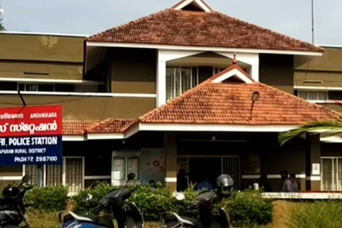 ഡ്യൂട്ടിക്കിടെ സ്റ്റേഷനിൽ മദ്യപിച്ചെത്തിയ 3 പൊലീസ് ഉദ്യോഗസ്ഥർക്ക് സസ്പെൻഷൻ