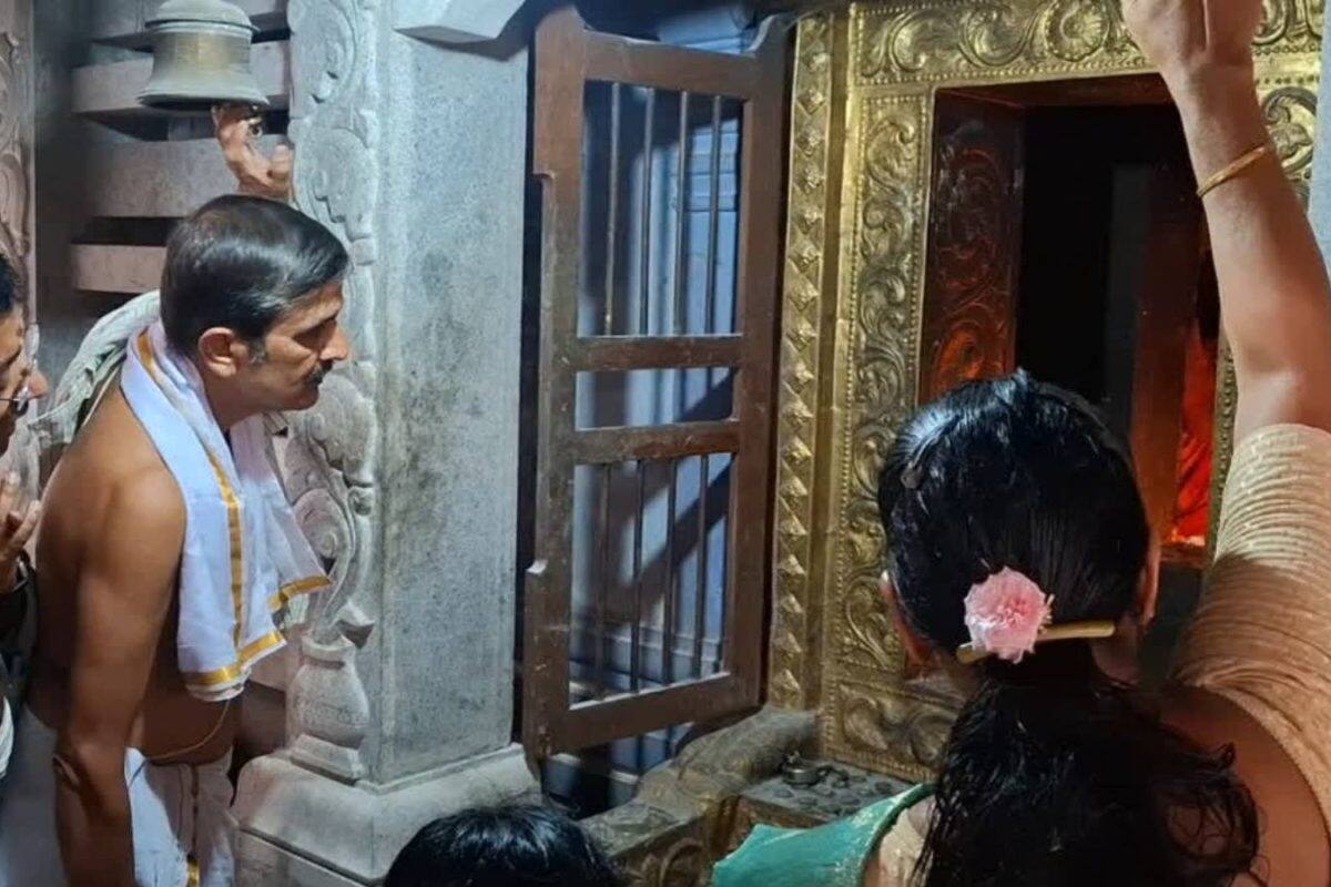 ശബരിമലയിലെ വാക്കുദോഷ പരിഹാരത്തിനായി ദേവപ്രശ്നപ്രകാരം ദേവസ്വം ബോർഡ് ഉദ്യോഗസ്ഥർ മൂകാംബികയിൽ